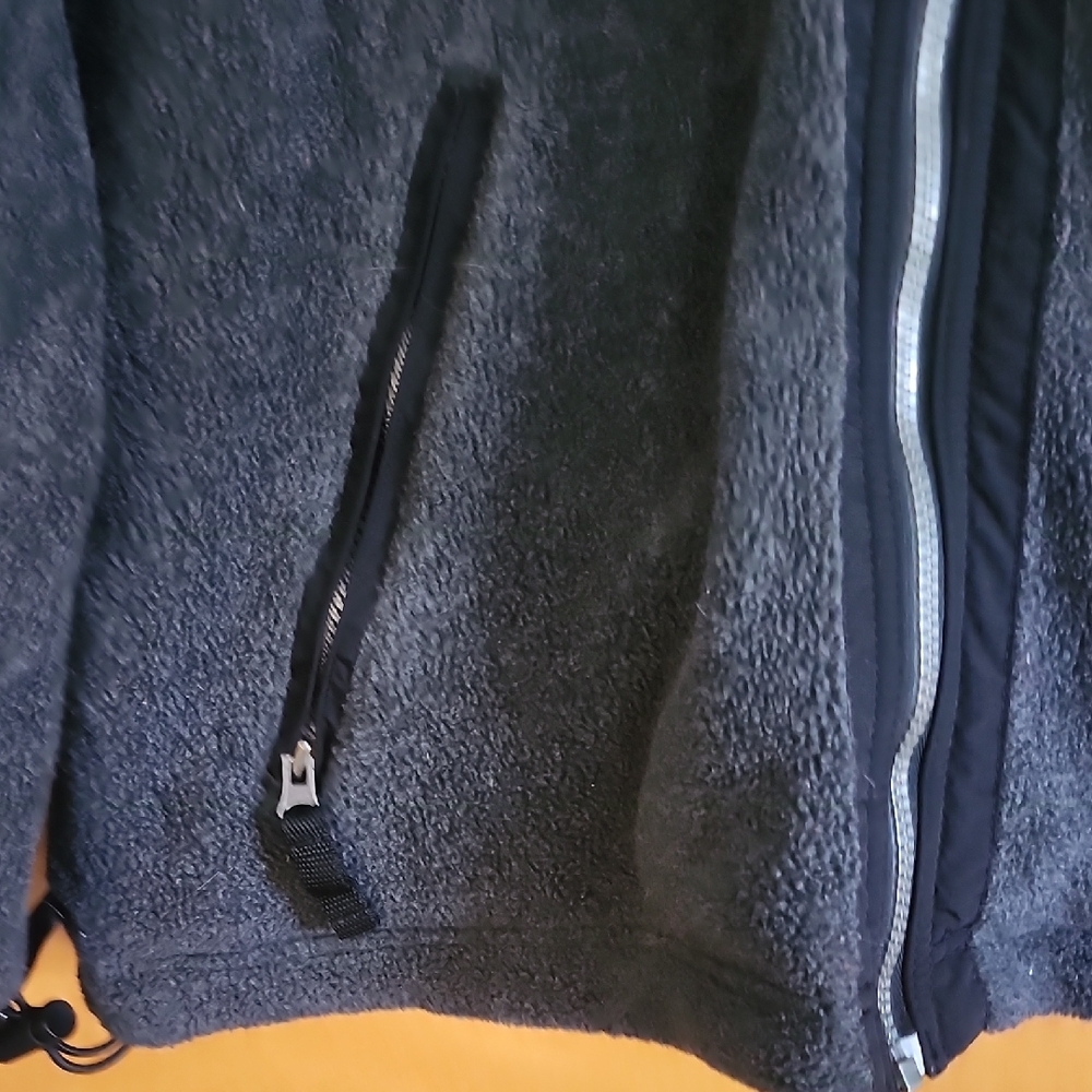 Verizon Wireless Black and Gray Reversable Fleece Jacket By Dunbrooke. - Picture 8 of 16